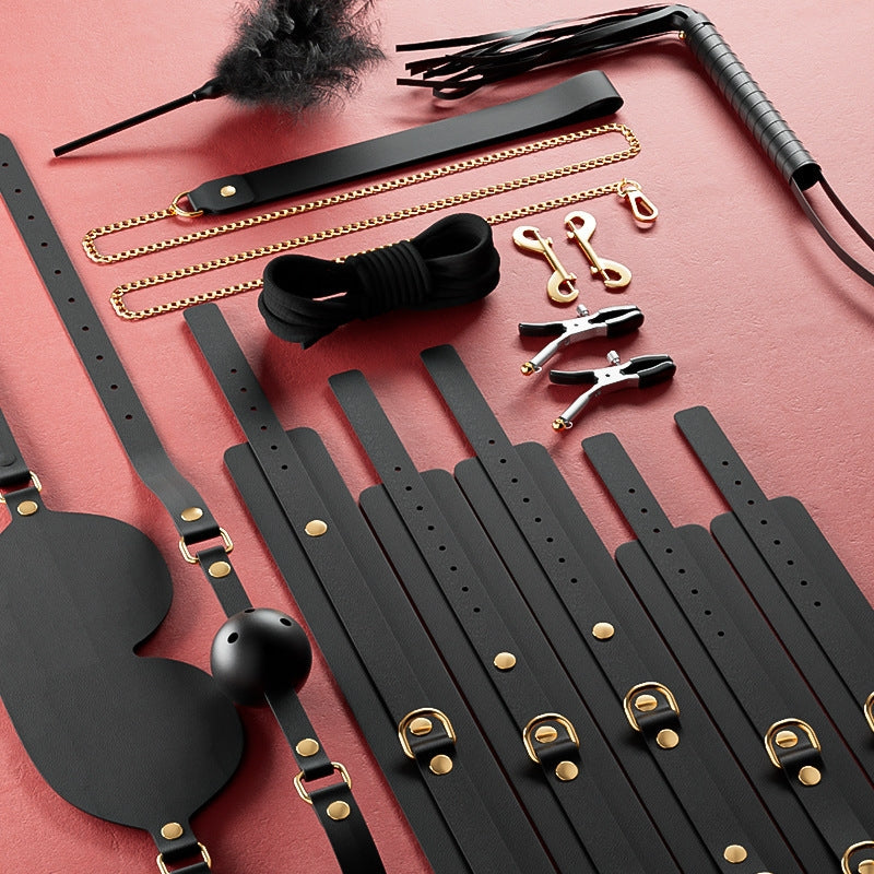 Kit BDSM 11 Pièces Clarissa Rouge – Pour des jeux intenses & élégants