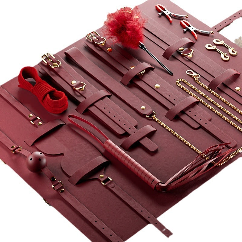 Kit BDSM 11 Pièces Clarissa Rouge – Pour des jeux intenses & élégants